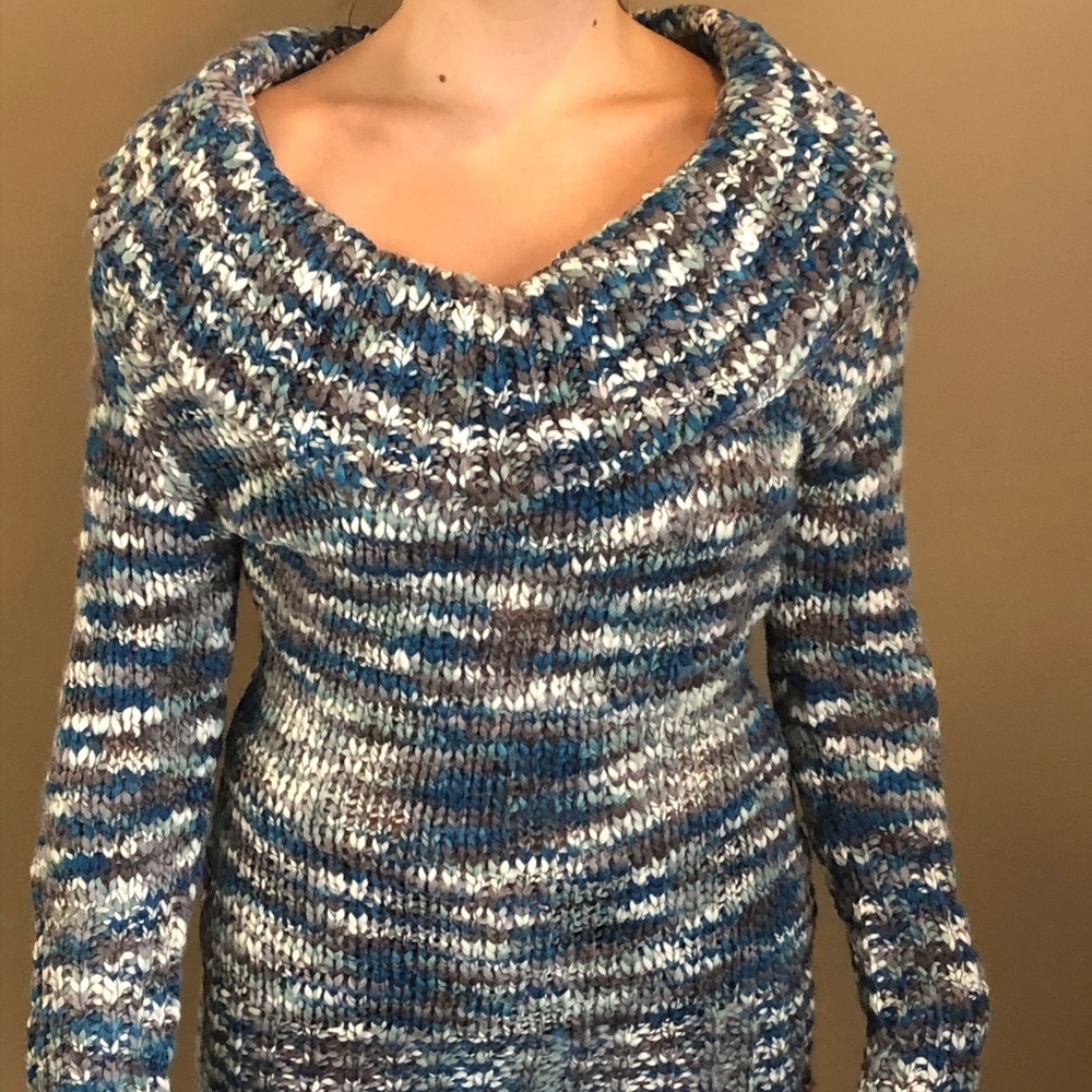 Blue/gray sweater